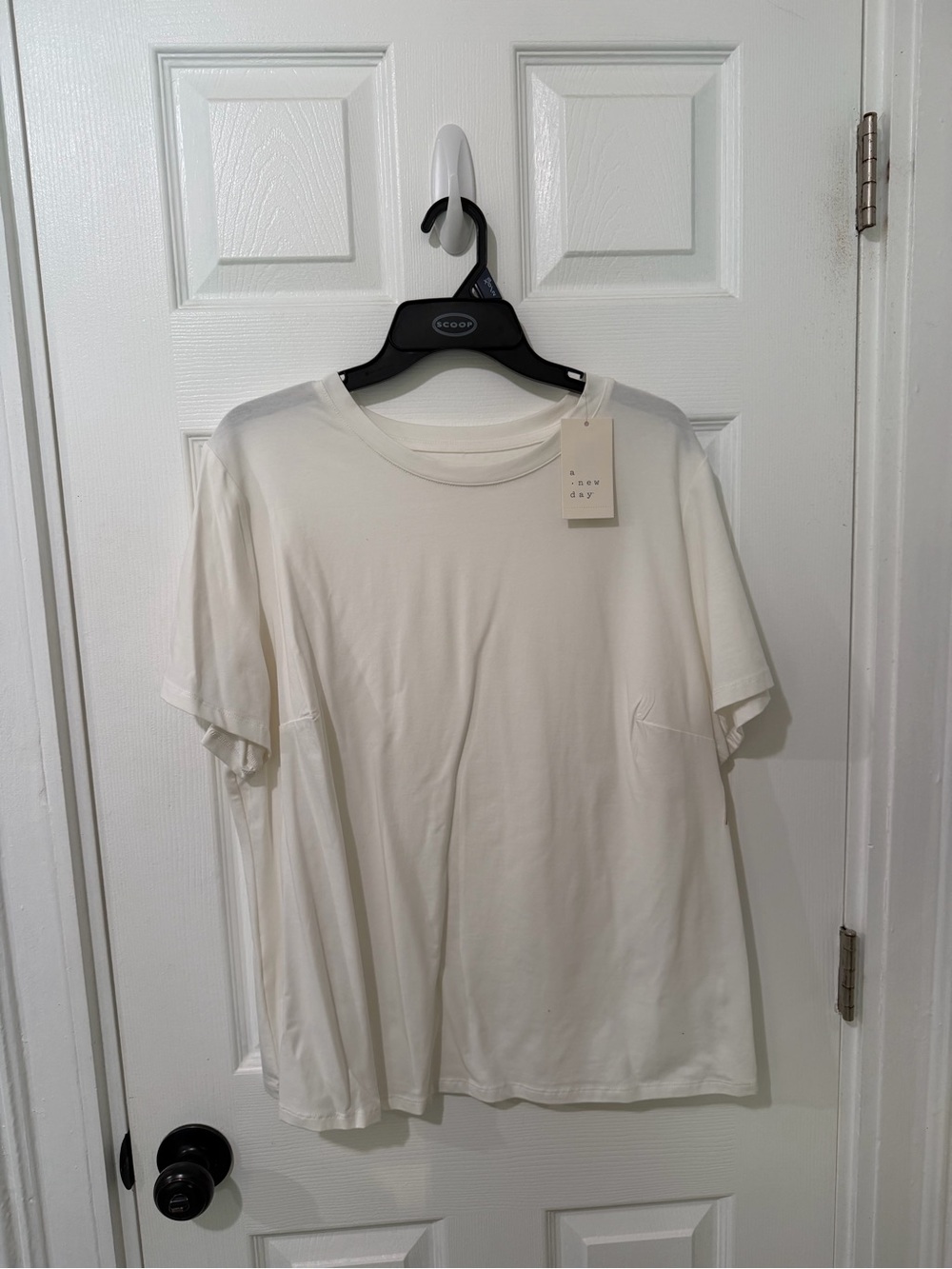 Target Women’s White Short Sleeve Crew Neck T-Shirt